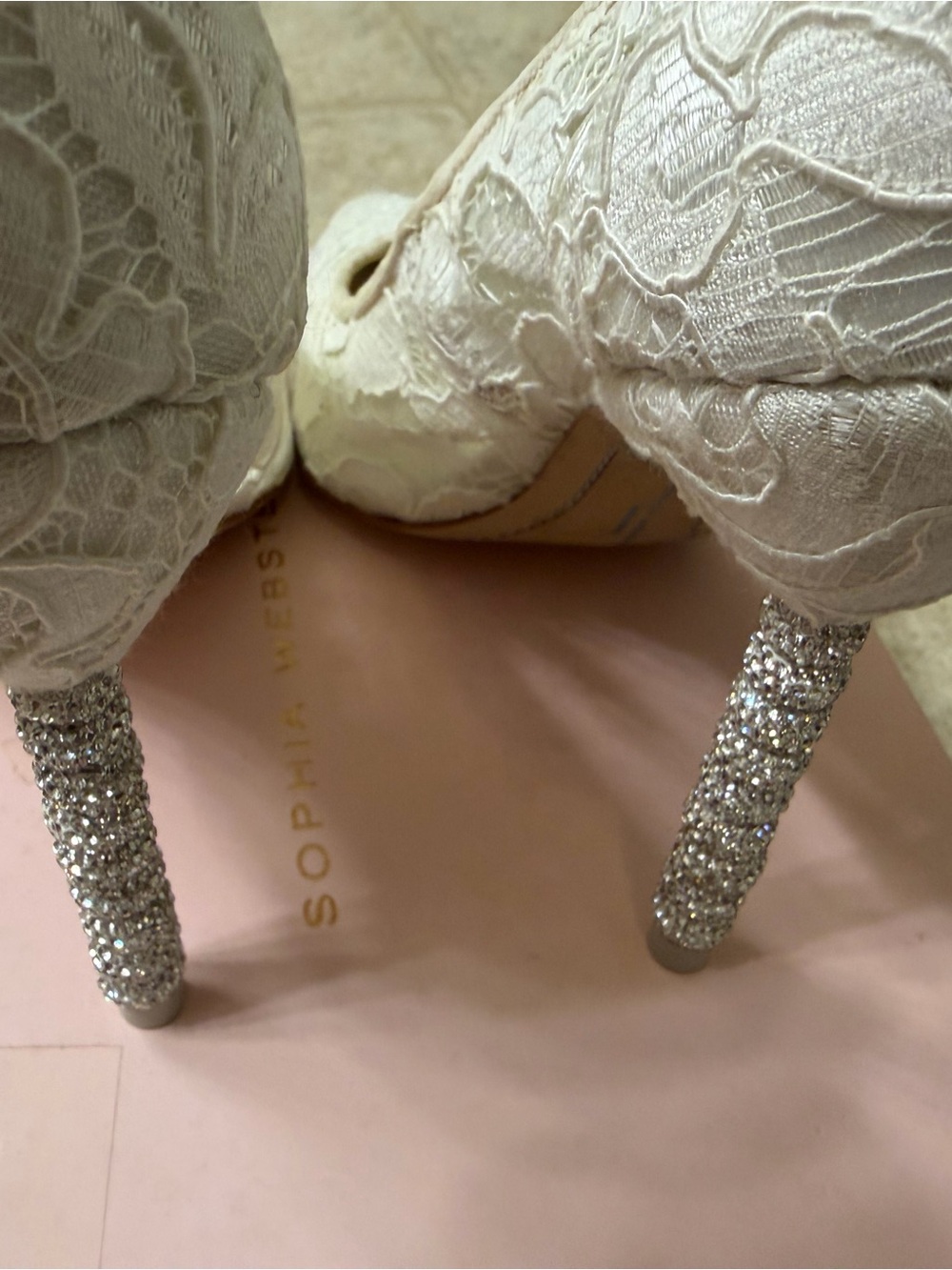 Sophia Webster Cream Lace Pointed Toe Heels - Picture 3 of 8